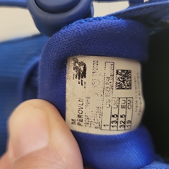 Boys Newbalance Sneakers Size 1 - Picture 3 of 6
